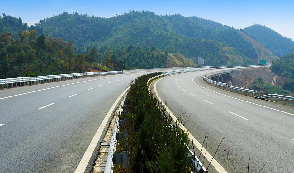 11月30日,湖南醴茶高速公路(醴陵至茶陵)正式建成通车,湘东地区再添一