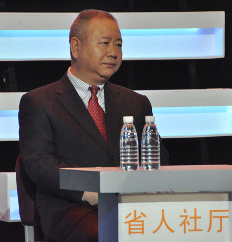 省人社厅党组书记,厅长胡伯俊答群众问